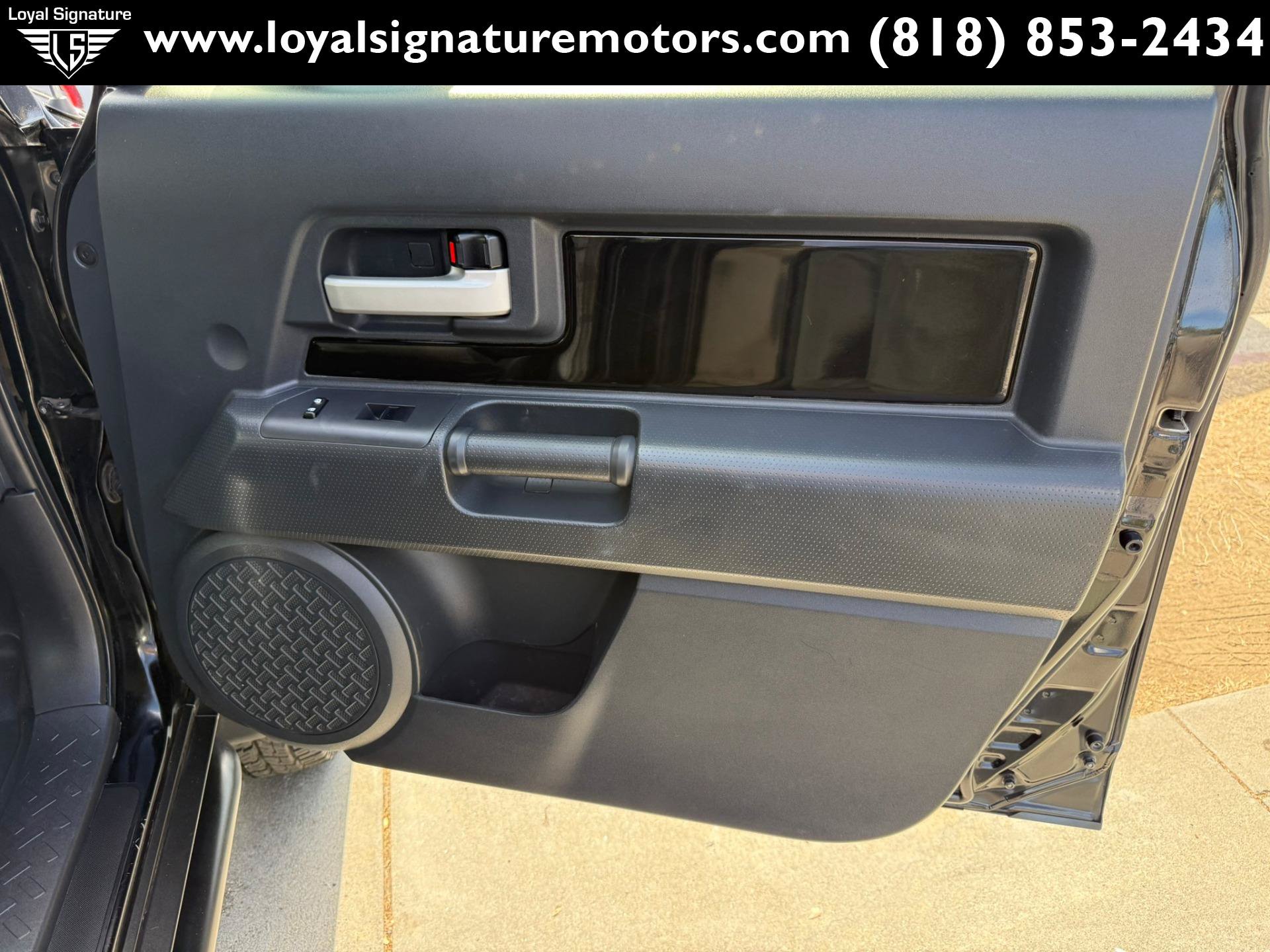 Used 2014 Toyota FJ Cruiser 4WD w/ Upgrade Package image 32