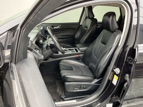 Used 2022 Ford Edge Titanium image 9