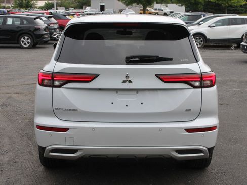 Used 2024 Mitsubishi Outlander SE Black Edition AWD/4WD image 6
