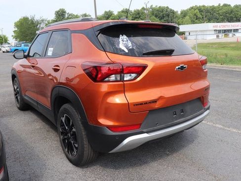 Used 2022 Chevrolet TrailBlazer LT w/ Sun and Liftgate Package FWD image 6