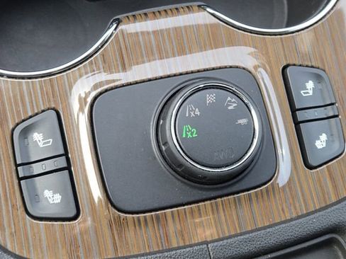 Used 2020 GMC Acadia SLE w/ Driver Convenience Package image 7