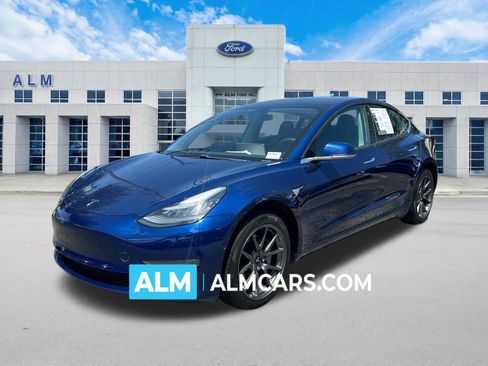 Used 2020 Tesla Model 3 Standard Range Plus RWD image 1