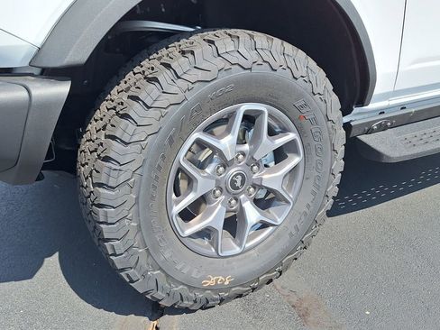 New 2025 Ford Bronco Badlands image 28