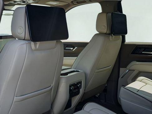 New 2026 GMC Yukon Denali w/ Denali Reserve Package AWD/4WD image 19
