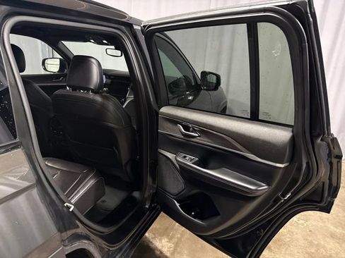 Used 2024 Jeep Grand Cherokee Limited AWD/4WD image 36