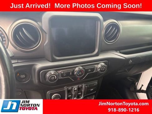 Used 2020 Jeep Gladiator Sport w/ Quick Order Package 24S AWD/4WD image 14