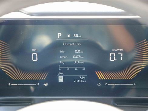 Used 2025 Kia Carnival image 23