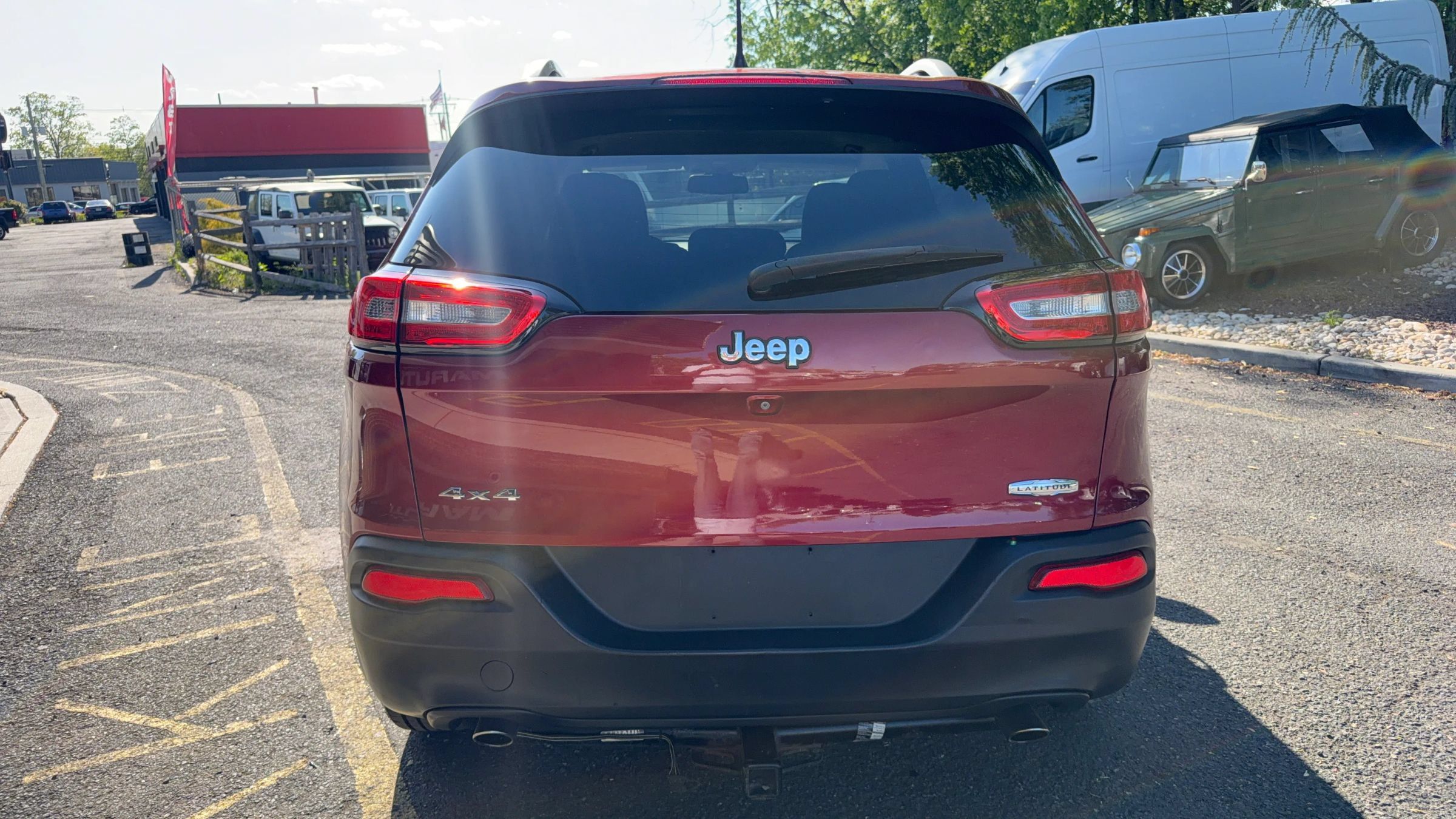 Used 2014 Jeep Cherokee Latitude w/ Cold Weather Group AWD/4WD image 6