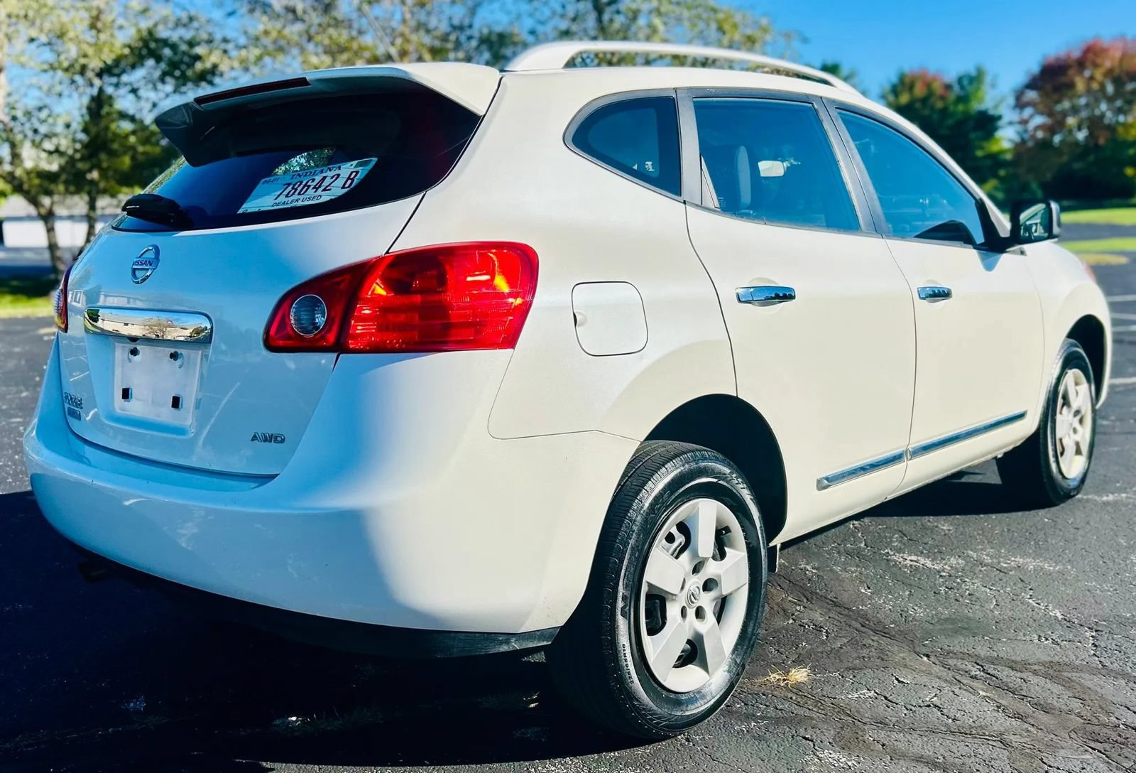Used 2015 Nissan Rogue S w/ Convenience Package AWD/4WD image 4