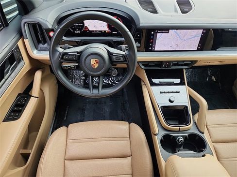 Used 2024 Porsche Cayenne image 14