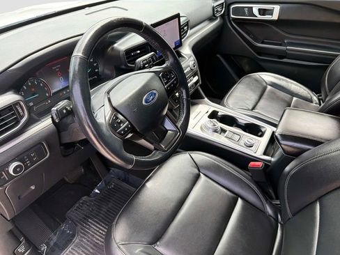 Used 2020 Ford Explorer XLT w/ Equipment Group 202A AWD/4WD image 21