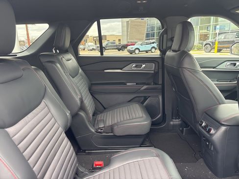 New 2026 Ford Explorer ST-Line w/ ST-Line Street Pack image 15