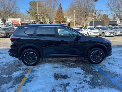 Certified 2024 Nissan Rogue SV w/ SV Premium Package image 9