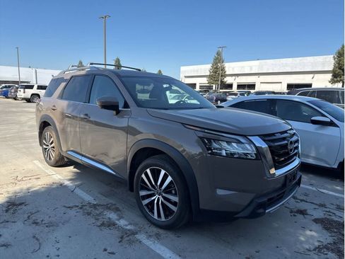 Certified 2024 Nissan Pathfinder Platinum w/ Cargo Package image 8