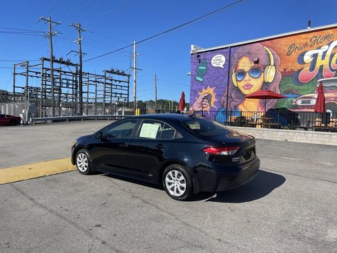 Certified 2024 Toyota Corolla LE AWD/4WD image 3