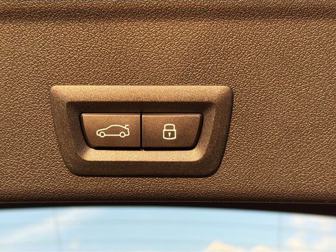 New 2026 BMW X6 M60i image 13