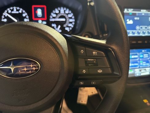 Used 2025 Subaru Crosstrek 2.0i image 11