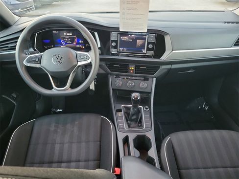 Certified 2022 Volkswagen Jetta Sport image 9