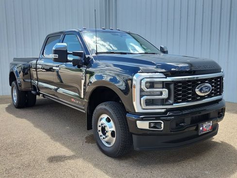 New 2026 Ford F350 Platinum w/ Platinum Plus Package AWD/4WD image 1