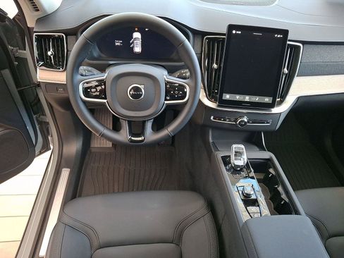 Certified 2026 Volvo XC90 B6 Plus w/ Protection Package Premier AWD/4WD image 8