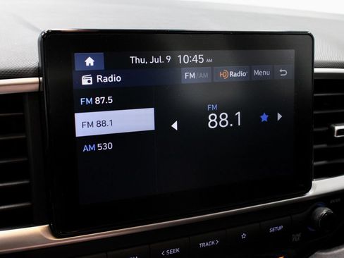 Certified 2024 Hyundai Venue SEL FWD image 3