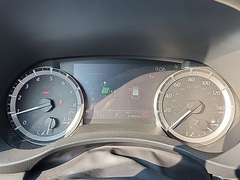 Used 2024 Toyota Highlander LE image 27