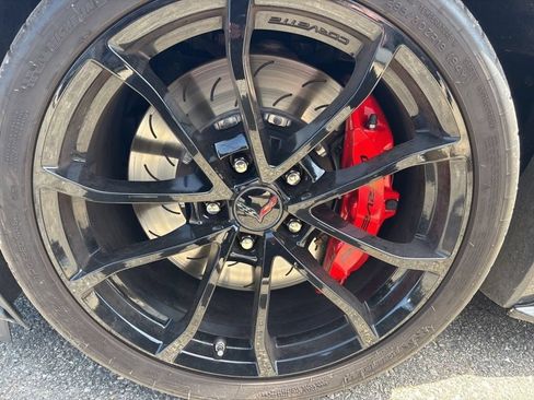 Used 2017 Chevrolet Corvette Grand Sport w/ Grand Sport Heritage Package RWD image 27