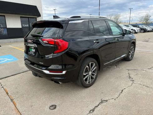 Used 2018 GMC Terrain Denali w/ Advanced Safety Package AWD/4WD image 17