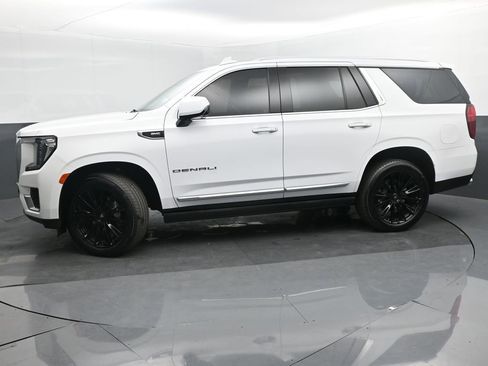 Used 2022 GMC Yukon Denali w/ Denali Premium Package image 2