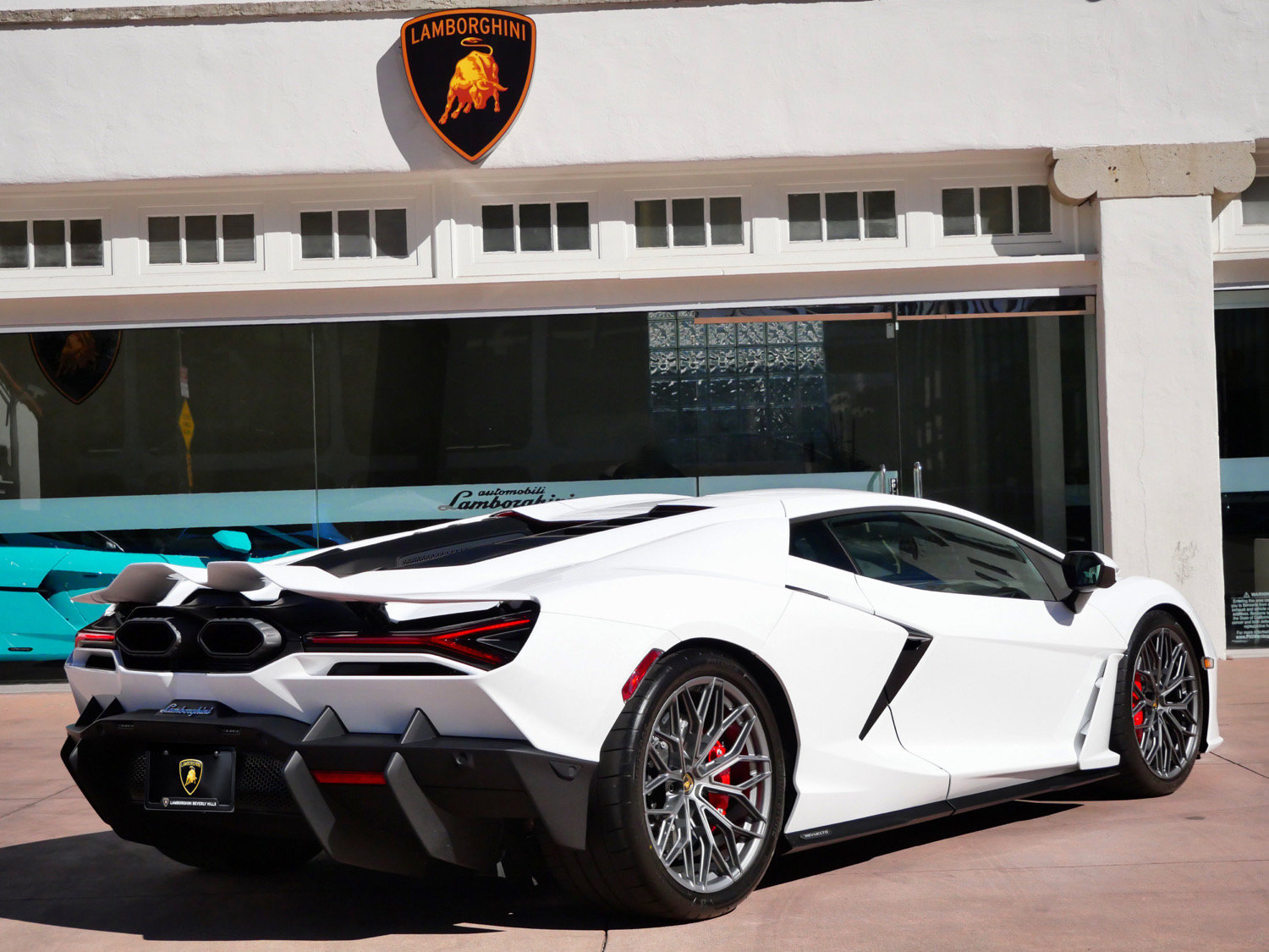 Used 2024 Lamborghini Revuelto AWD/4WD image 11