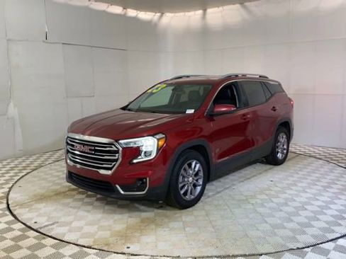 Used 2023 GMC Terrain SLT image 4
