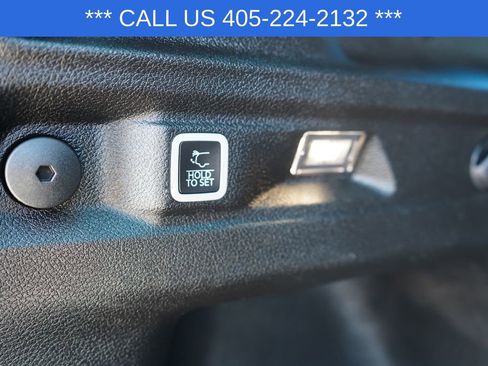 Used 2023 Jeep Grand Cherokee L Laredo image 30