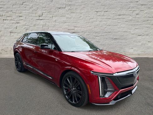Certified 2026 Cadillac Lyriq V AWD/4WD image 3