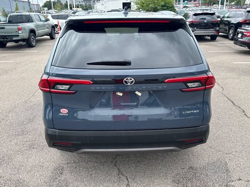 Used 2024 Toyota Grand Highlander AWD image 6