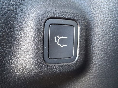 Used 2018 Jeep Compass Latitude w/ Popular Equipment Group image 29