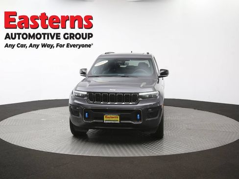 Used 2023 Jeep Grand Cherokee Overland w/ Luxury Tech Group IV AWD/4WD image 58