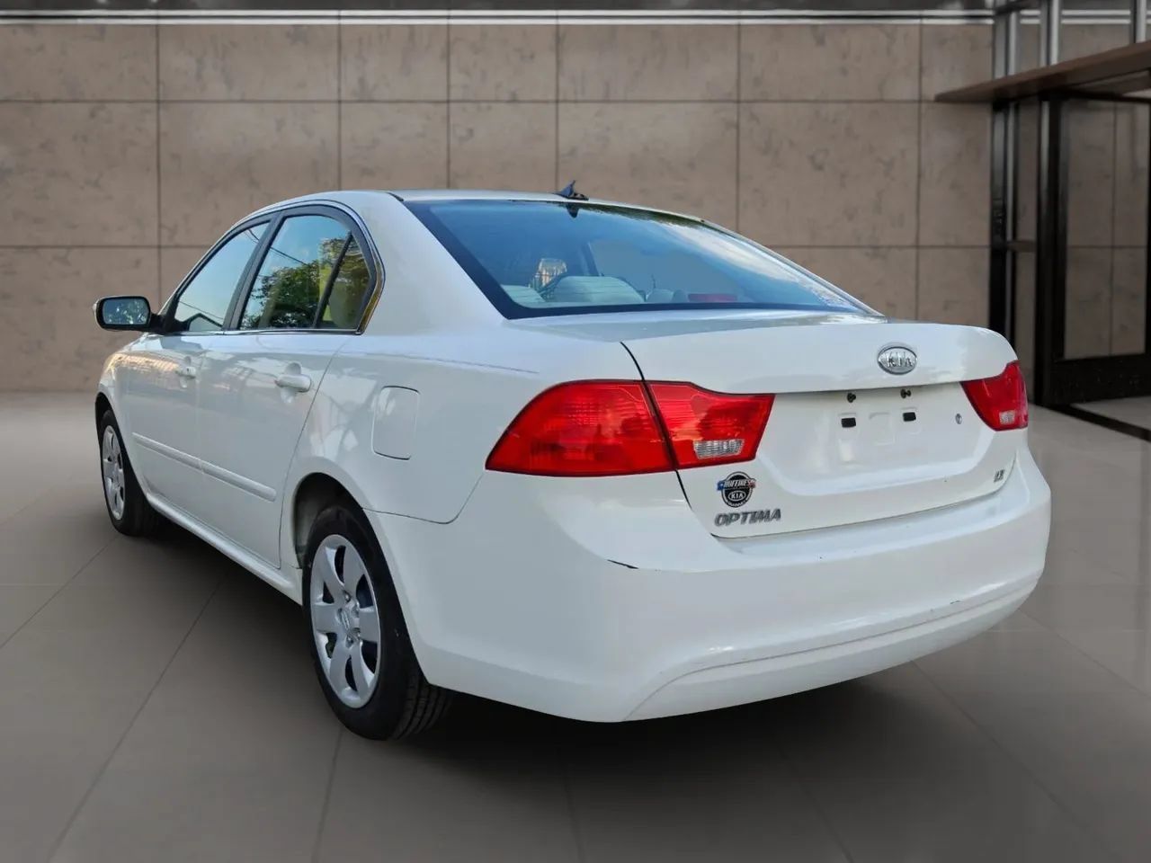 Used 2009 Kia Optima LX FWD image 4
