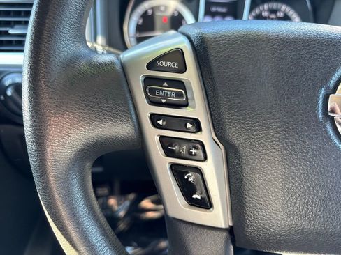 Used 2017 Nissan Titan SV image 20