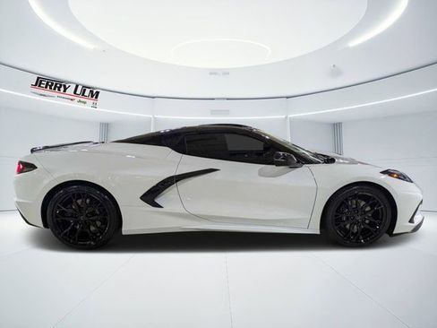 Used 2024 Chevrolet Corvette Stingray Premium Conv RWD image 3