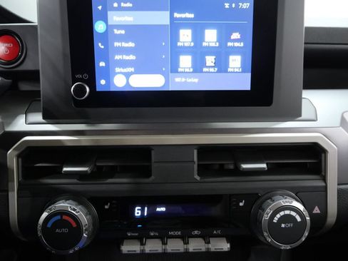 Used 2025 Toyota Tacoma TRD Off-Road AWD/4WD image 19