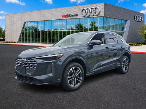 Used 2025 Audi Q5 Premium w/ Convenience Package AWD/4WD image 3