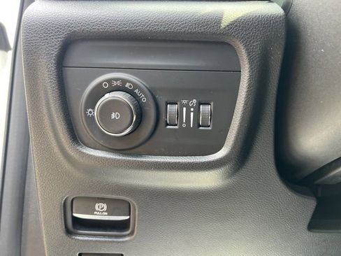 Used 2023 Jeep Grand Cherokee L Limited image 27