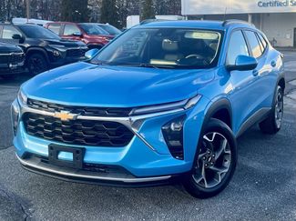 New 2025 Chevrolet Trax LT w/ Driver Confidence Package video 1