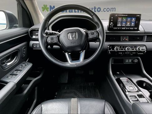 Used 2025 Honda Pilot EX-L image 8