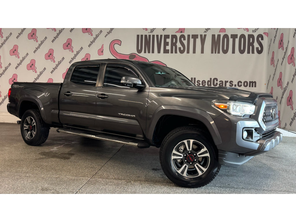 Used 2018 Toyota Tacoma TRD Sport RWD image 2