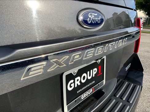 Used 2016 Ford Expedition XLT w/ Equipment Group 201A RWD image 30