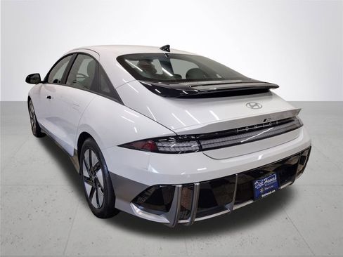 Used 2025 Hyundai Ioniq 6 SE image 12