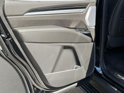 Used 2026 Cadillac Escalade V w/ LPO, ONYX Package AWD/4WD image 35
