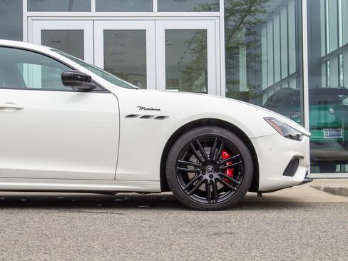 Used 2024 Maserati Ghibli Modena Q4 AWD/4WD image 5