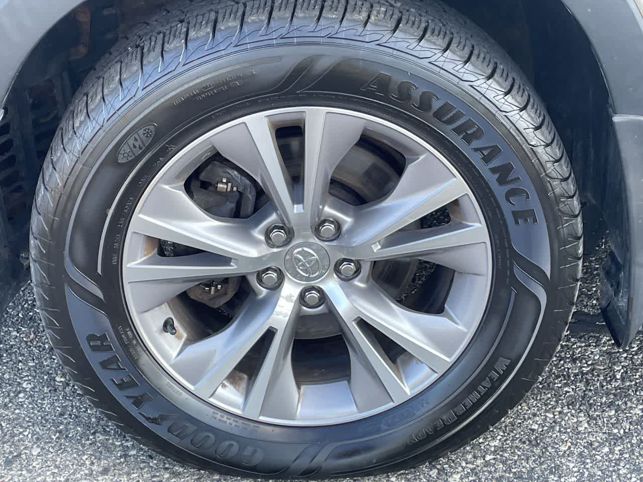 Used 2015 Toyota Highlander XLE AWD/4WD image 39